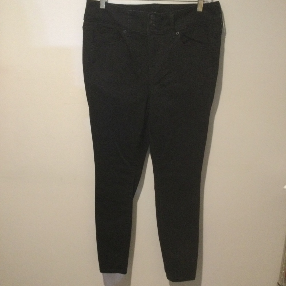 TORRID ‘FEEL THE FIT’ SUPER SOFT HIGH RISE BLACK JEGGING  SIZE 12 REGULAR